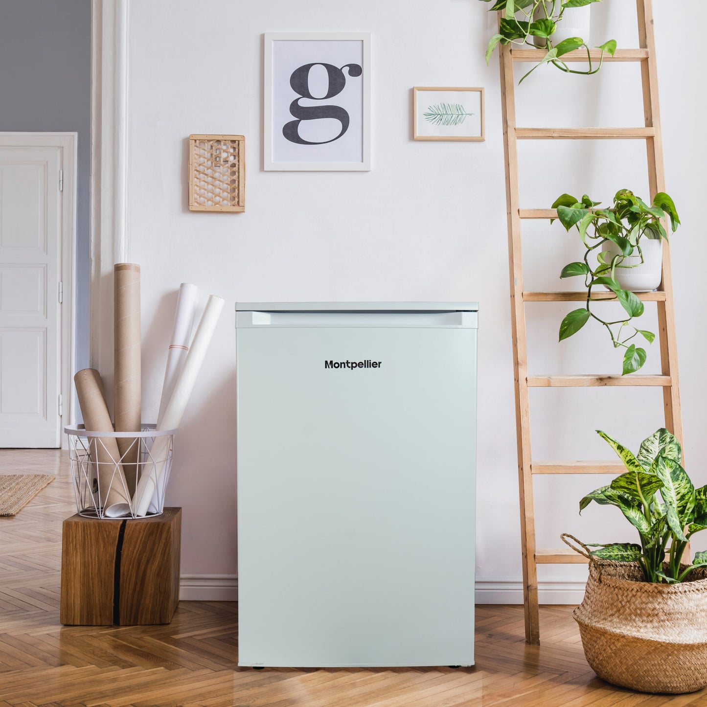 Montpellier Single-Temperature Freestanding or Undercounter 129L Refrigerator