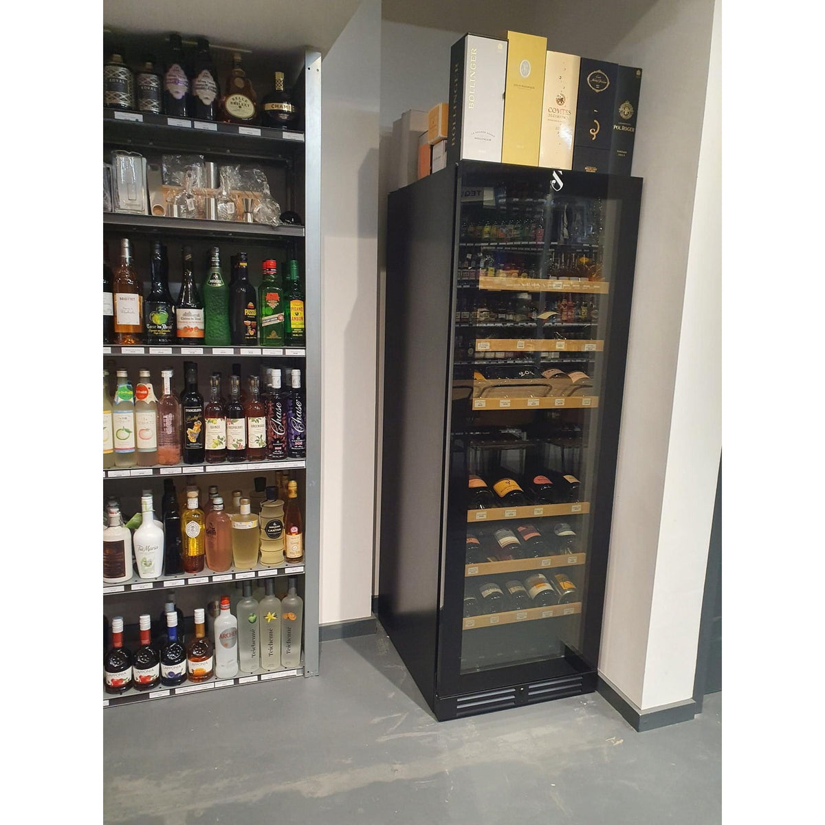 SwissCave Wine Fridge – 154-Bottle Capacity, Dual Temperature Zones, Flexible Setup
